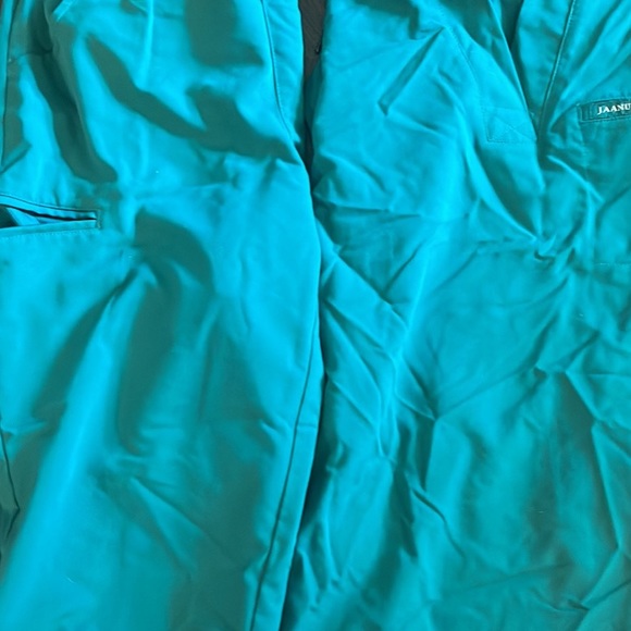 Nursing scrub sets - Picture 4 of 6